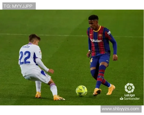 国王杯精彩对决里昂与多特蒙德战平神扑瞬间引发全场热烈反响