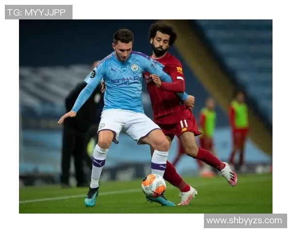 中超精彩对决里昂与曼联战成平局绝杀瞬间引发全场狂欢战术分析回顾