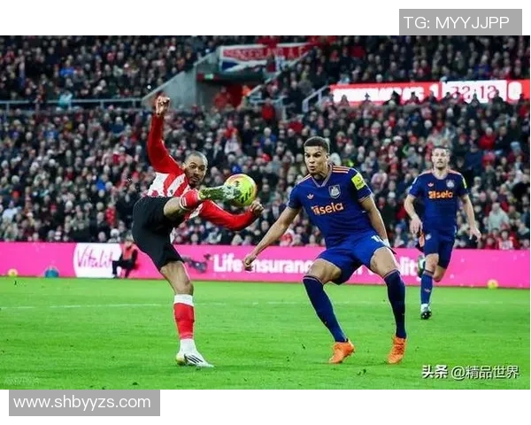 世界杯精彩对决那不勒斯与拜仁激战成平局全场沸腾