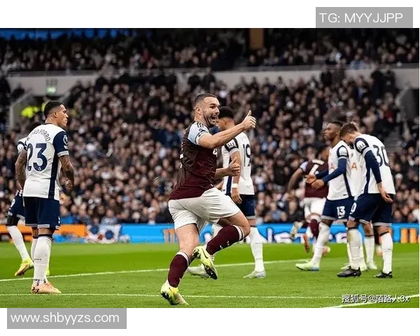 曼联大胜切尔西三球帽子戏法引发全场狂欢战术解析与精彩瞬间回顾 曼联大胜切尔西三球帽子戏法引发全场狂欢战术解析与精彩瞬间回顾